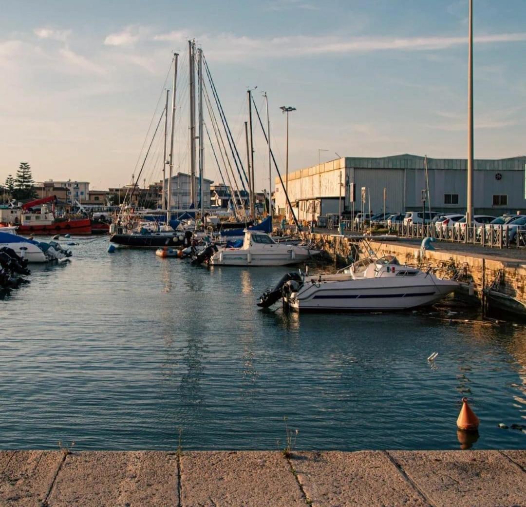 Ferienwohnung Domusbea Fiumicino Zimmer foto
